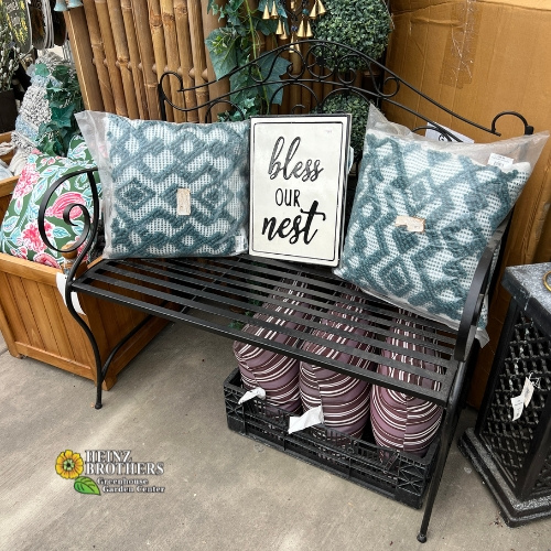 Outdoor living decor