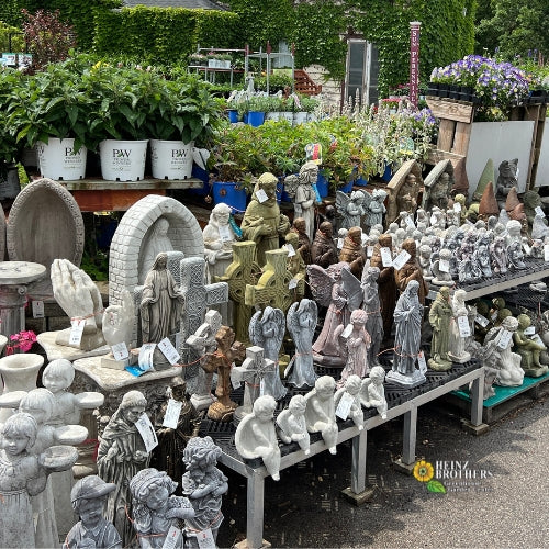 Garden staues