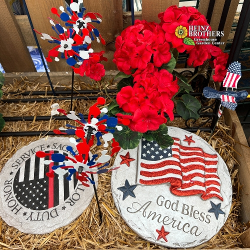 Seasonal and holiday decorations - assorted patriotic decorations